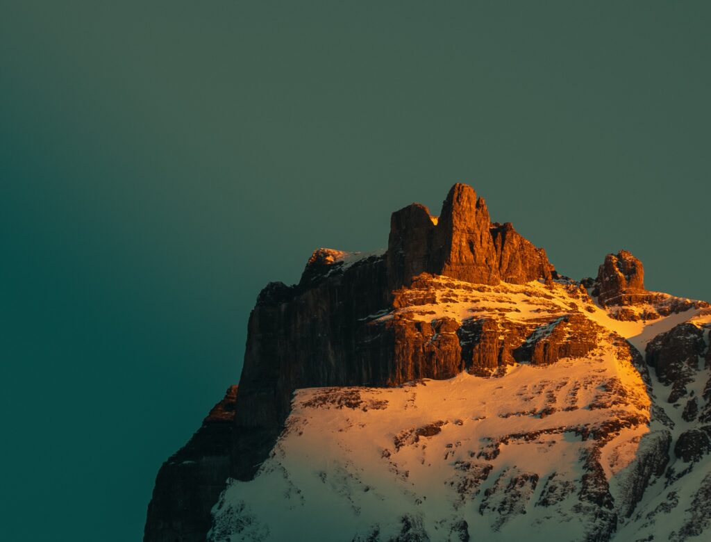 220909_Tour 14 von Kandersteg hinunter nach thun2_Bern_jonathan-ansel-moy-de-vitry-tJN5x_QOl18-unsplash_Foto2