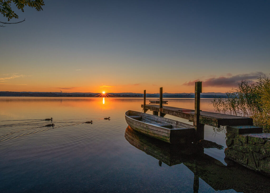 Rund um den Greifensee by night